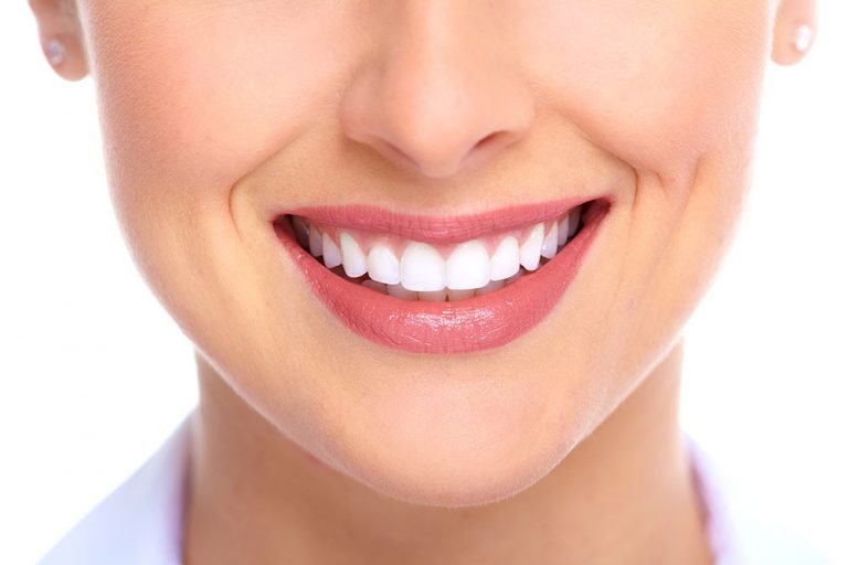 Leia mais sobre o artigo 5 alimentos que prejudicam sua saúde bucal e cor dos dentes