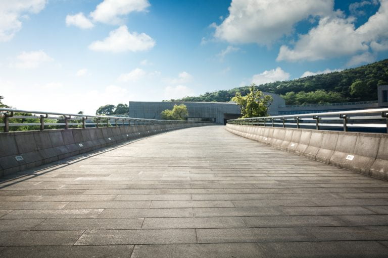 Leia mais sobre o artigo Blocos de concreto ou tijolos: Qual é o melhor para construir?